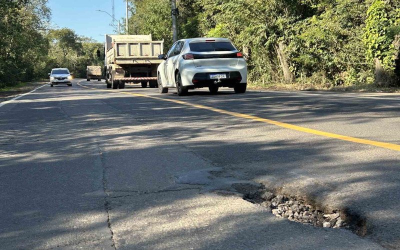 Concentração de buracos em trecho da Estrada da Integração Leopoldo Petry tem causado transtornos aos motoristas
