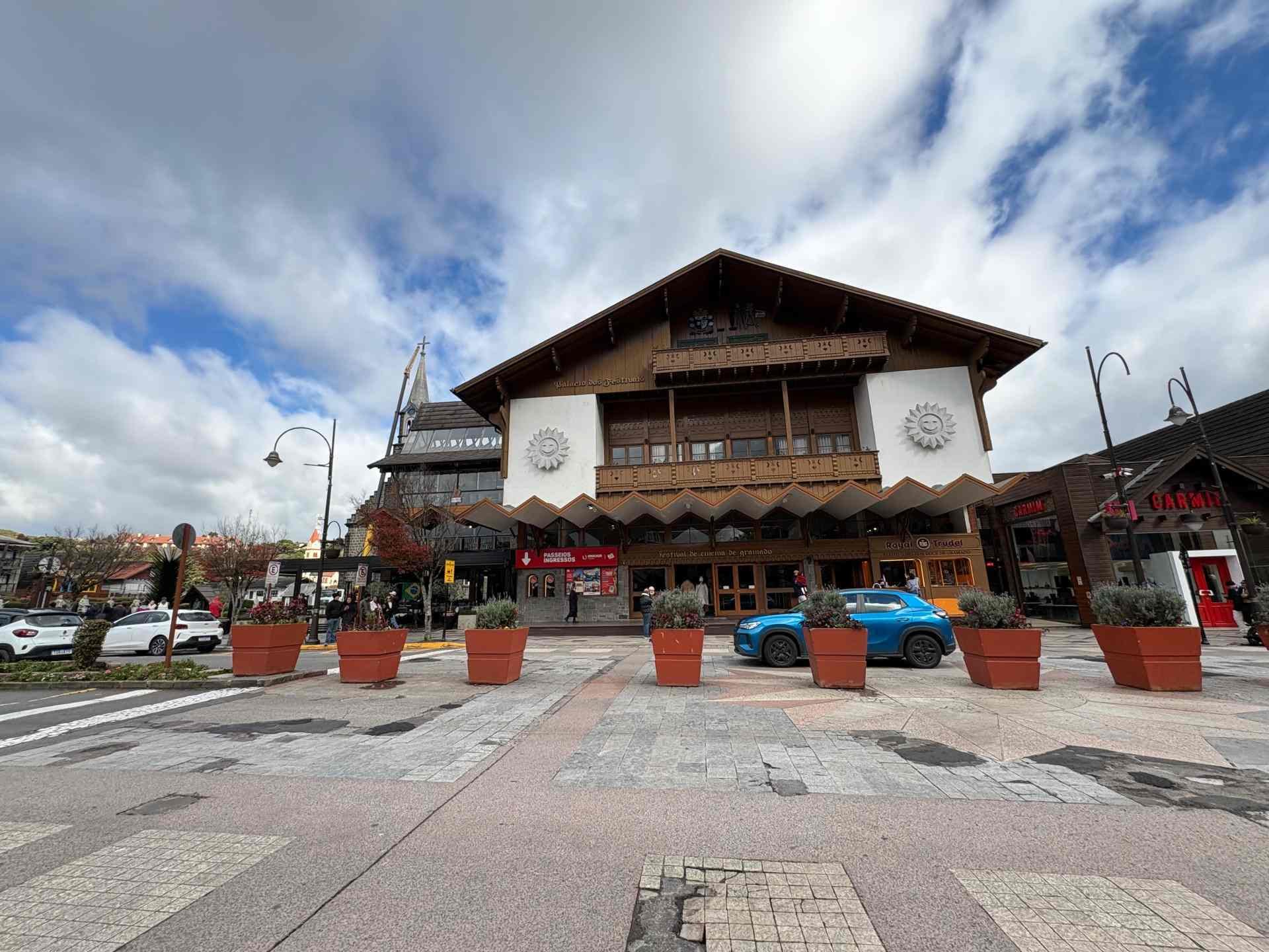 Em formato de temporadas, cinema de Gramado voltar&aacute; a exibir filmes e estreia dever&aacute; ter lan&ccedil;amento mundial