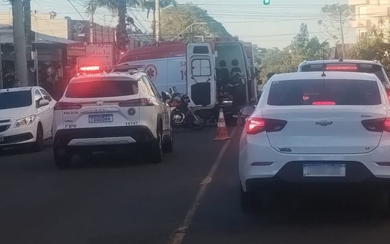 Motociclista fica ferido após colisão em cruzamento de Novo Hamburgo | abc+
