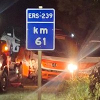 Identificado motociclista que morreu após colisão frontal com caminhão guincho na RS-239