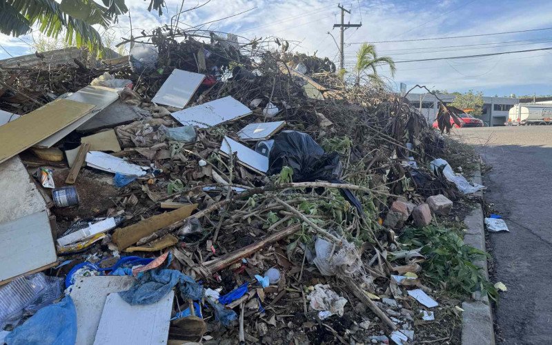 Rua Bruno Werner Storck, esquina com a Avenida Reynaldo Kayser, próximo ao limite com Campo Bom