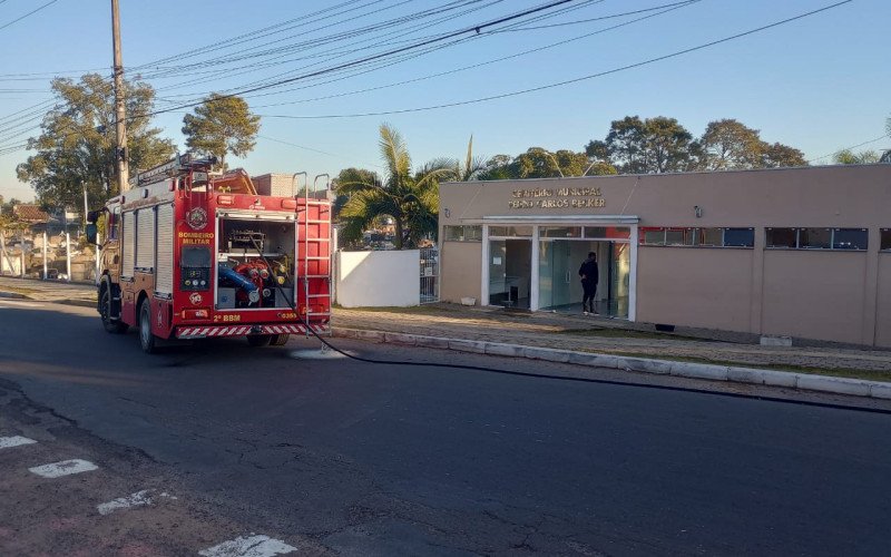 Incêndio atinge cemitério municipal em São Leopoldo