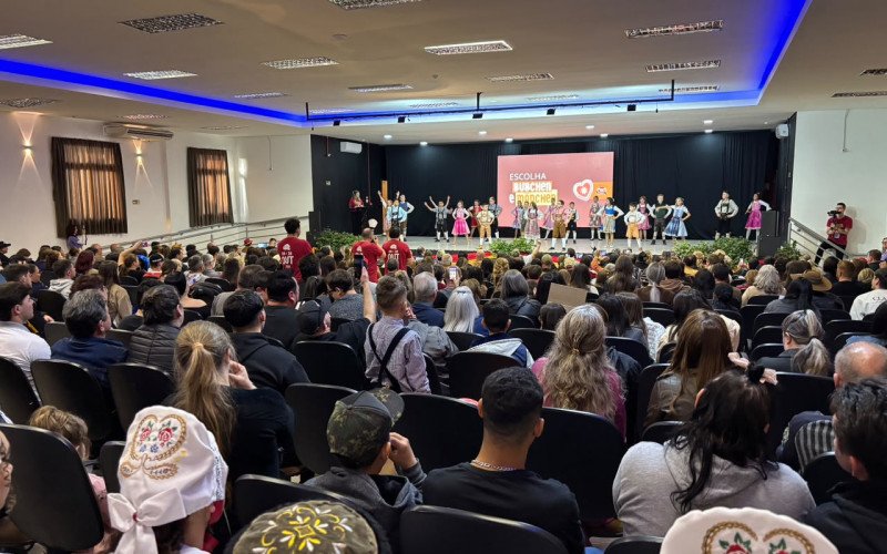Evento de escolha do Bubchen e da Mädchen da 37ª Oktoberfest de Igrejinha