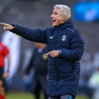 Luís Castro admite falhas, mas garante Grêmio pronto para "um bom segundo semestre"