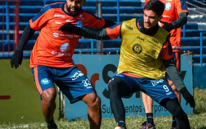 Na preparação para o Gauchão A2, sob comando de Ariel Lanzini, o grupo do Aimoré  participou de um trabalho técnico e tático em campo reduzido no sábado (27)