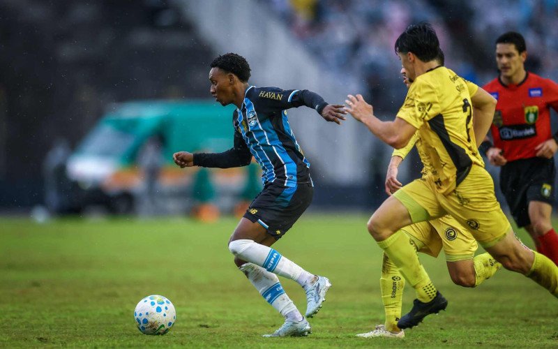 Gabriel Mec voltou par ao campo mesmo após ter sido substituído | abc+