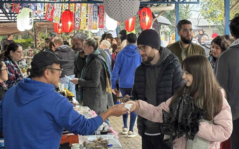 Chuva diminuiu o movimento em relação às edições anteriores da Feira da Colônia Japonesa