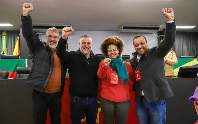 Manuela d'Ávila e Paulo Pimenta oficializam suplentes na disputa pelo Senado