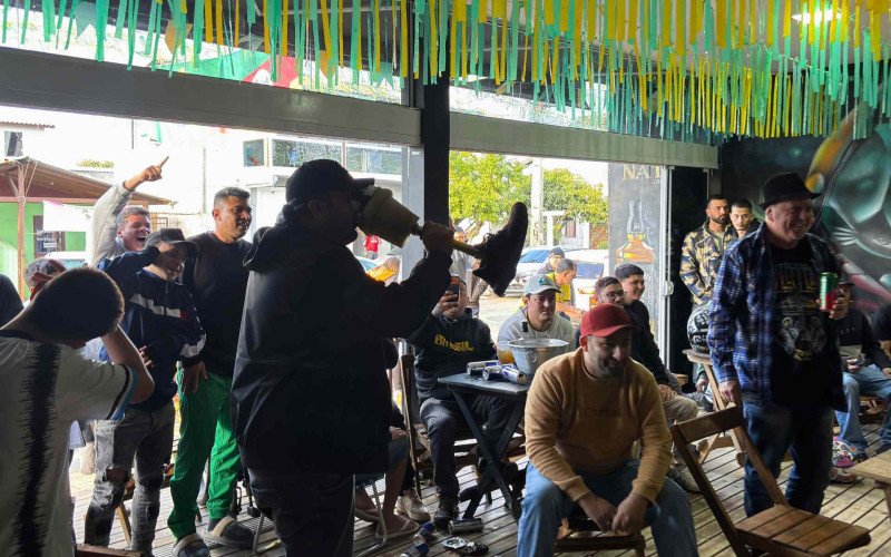 Hamburguenses na torcida pelo Brasil na partida contra o Japão, na Copa do Mundo | abc+