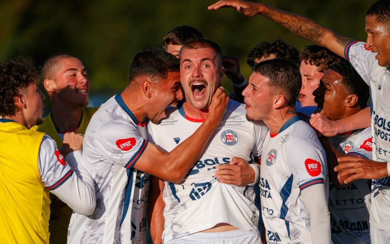 Gramadense vence o Bagé fora de casa e fica a um empate da final da Copa FGF