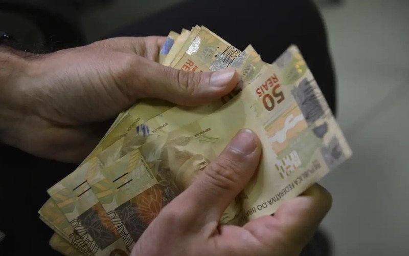 Caixa paga Bolsa Família a beneficiários com NIS de final 9 | abc+