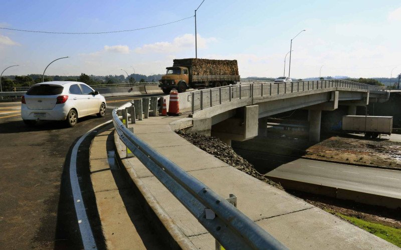 Viaduto no km 434 da BR-386, em Nova Santa Rita, foi liberado no meio da manhã desta segunda-feira (29) | abc+