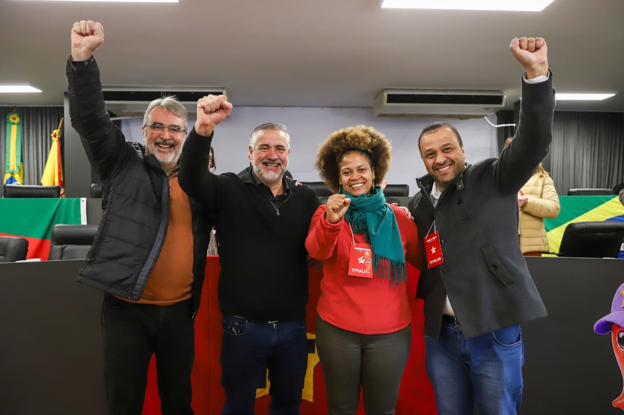 Manuela d’Ávila e Paulo Pimenta oficializam suplentes na disputa pelo Senado