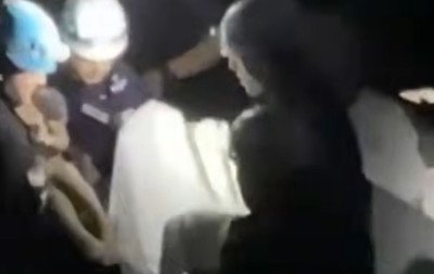 VÍDEO: Criança é resgatada com vida de escombros seis dias após terremotos na Venezuela