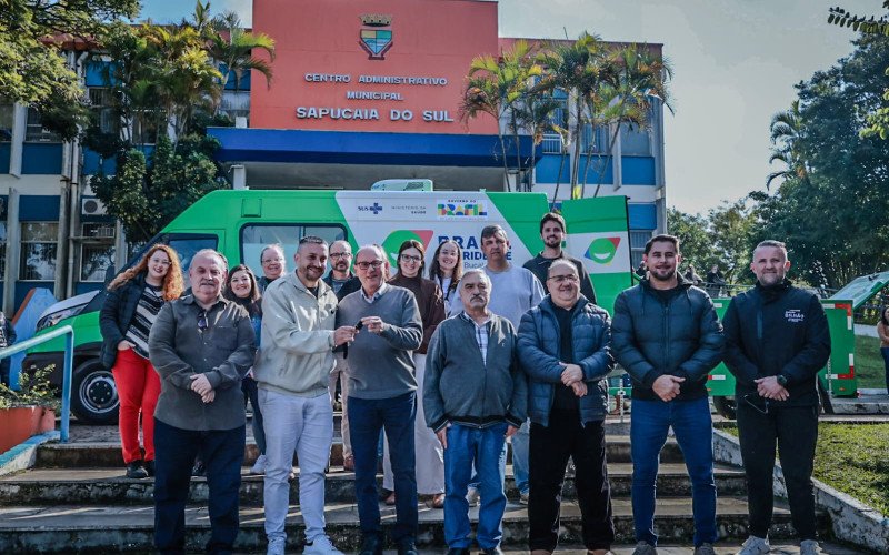 Entrega da nova Unidade Móvel Odontológica ocorreu nesta segunda-feira (29) em Sapucaia do Sul