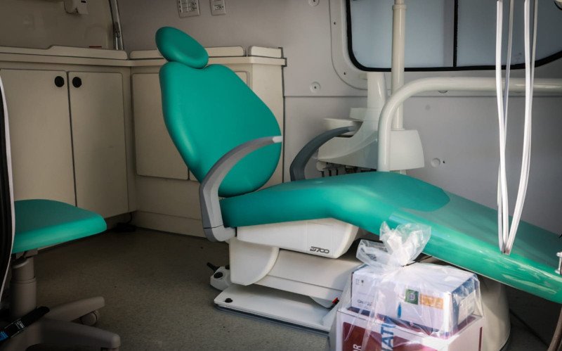 Entrega da nova Unidade Móvel Odontológica ocorreu nesta segunda-feira (29) em Sapucaia do Sul