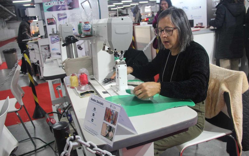 SICC conta com produção ao vivo de bolsa e porta-celular | abc+