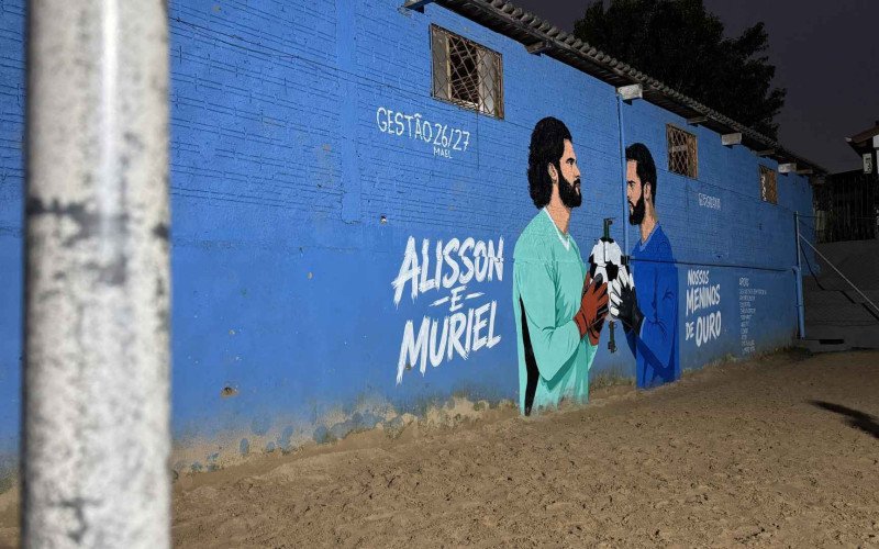 Pintura de Alisson e Muriel no condomínio onde cresceram em Novo Hamburgo