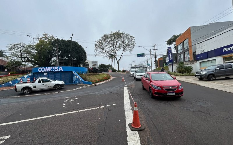 Obras de recapeamento provocam confusão no trânsito em importante cruzamento de Novo Hamburgo