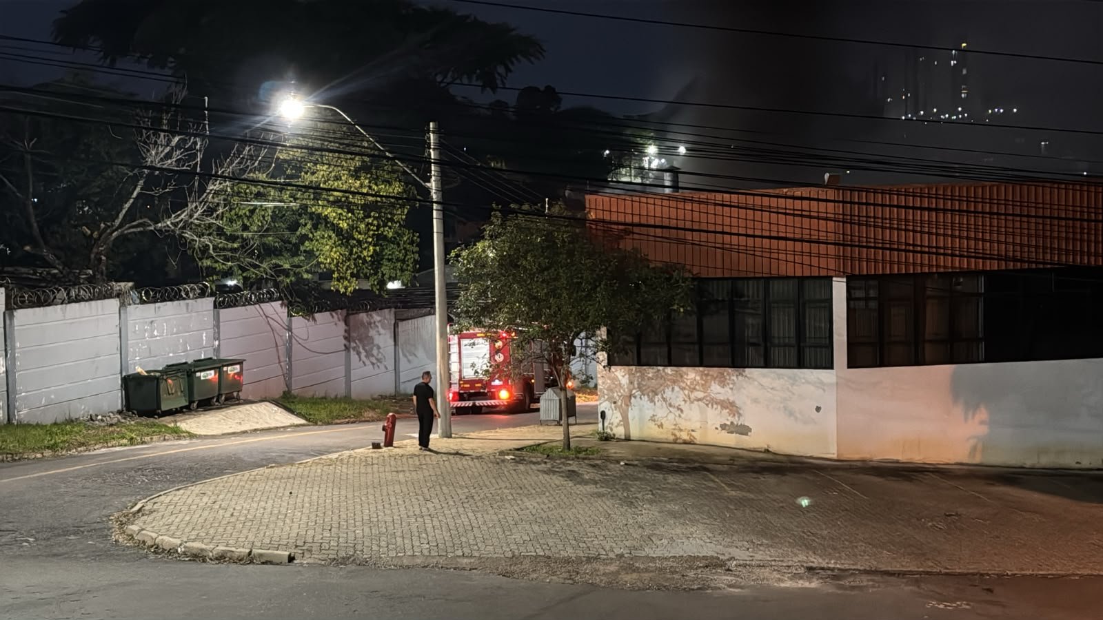Incêndio na Inpol, em Novo Hamburgo, nesta terça-feira | abc+