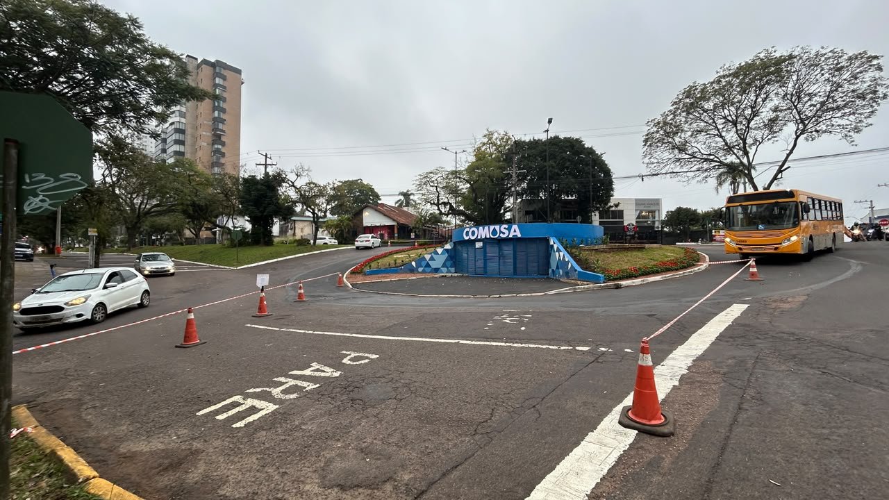 Obras de recapeamento provocam confusão no trânsito em importante cruzamento de Novo Hamburgo