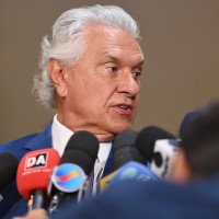 Caiado diz que candidatura de Flávio Bolsonaro está "afundando"