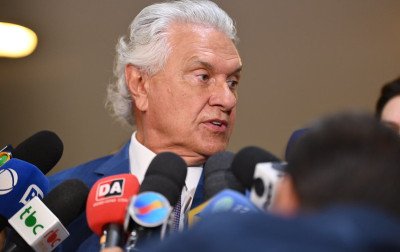 Caiado diz que candidatura de Flávio Bolsonaro está "afundando"