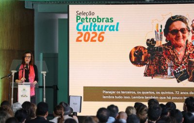 Gasolina deve ficar mais barata, projeta presidente da Petrobras
