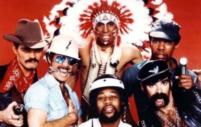 Vocalista original do Village People e coautor de Y.M.C.A. e Macho Man morre aos 74 anos