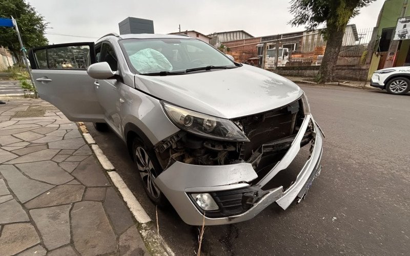 Mulher fica ferida após colisisão entre dois carros em Estância Velha | abc+