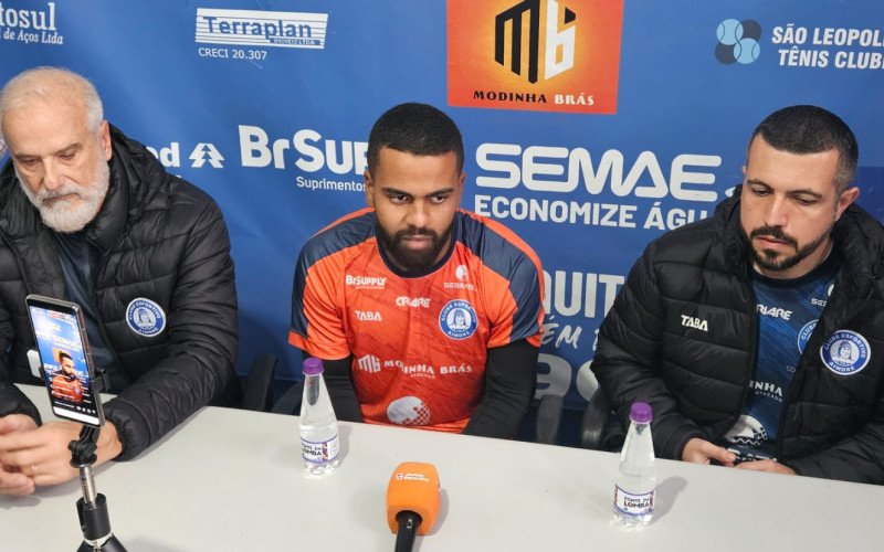 Após apresentação oficial do elenco, Vieira, Natan e Lanzini participaram de coletiva de imprensa