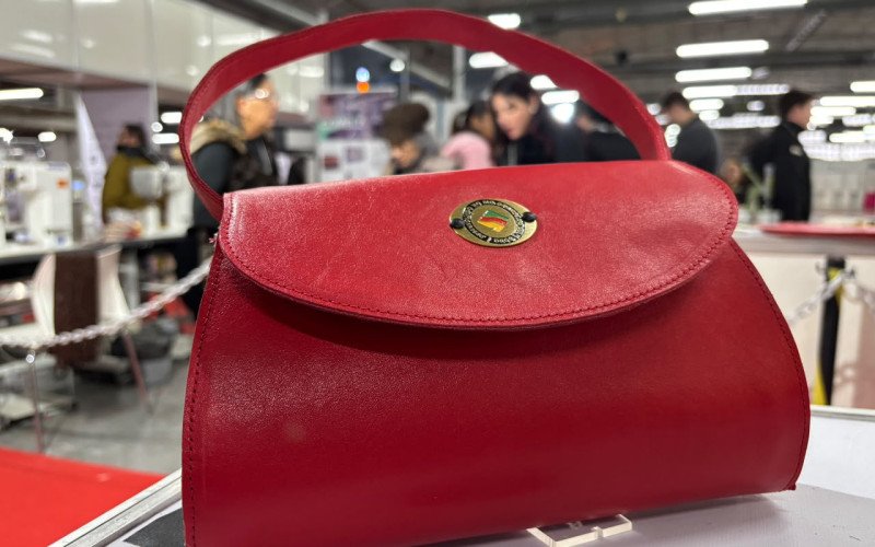 Bolsa produzida na fábrica "ao vivo" | abc+