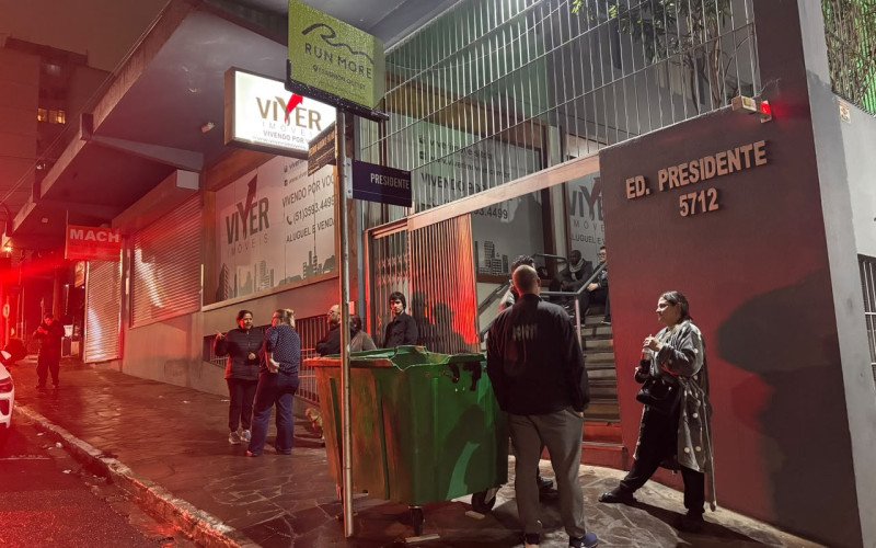 Incêndio destrói apartamento no Centro de Novo Hamburgo na noite de quarta-feira (1º)