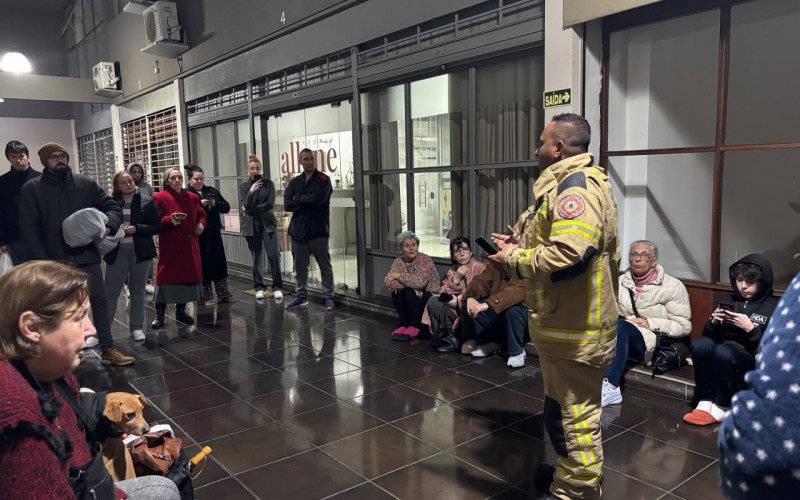 Incêndio destrói apartamento no Centro de Novo Hamburgo na noite de quarta-feira (1º)