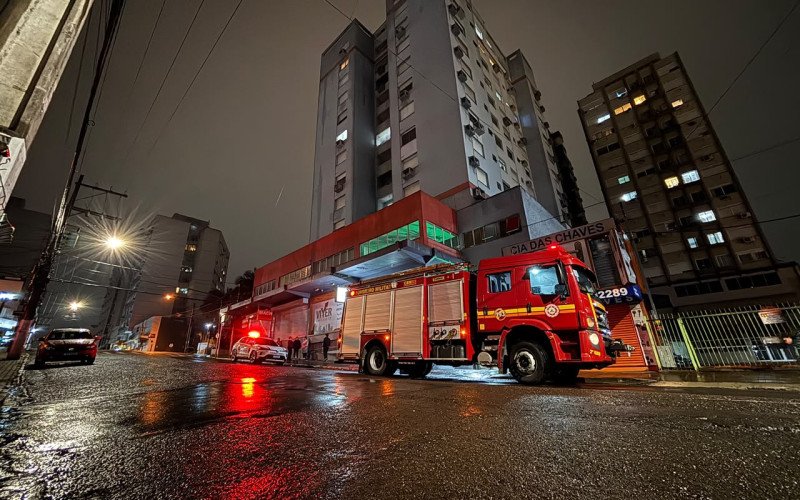 Incêndio destrói apartamento no Centro de Novo Hamburgo na noite de quarta-feira (1º) | abc+