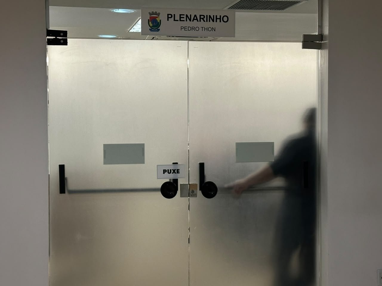 Reunião secreta abre CPI para investigar duplo salário de secretária da Prefeitura de Novo Hamburgo