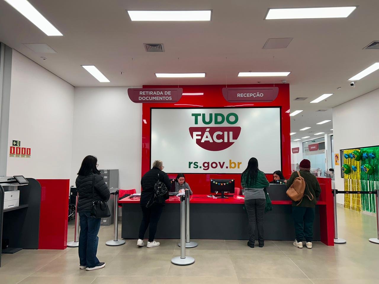 Tudo Fácil do Canoas Shopping supera 18 mil atendimentos em três meses