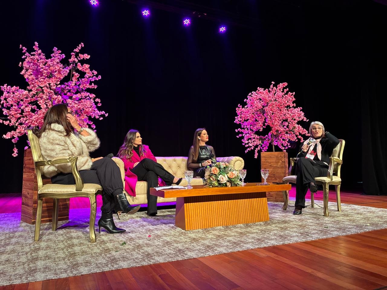 Em primeiro evento oficial, CDL Mulheres de São Leopoldo reúne empreendedoras em palestra sobre liderança