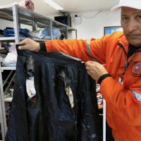 "Só não vale roupa rasgada": Defesa Civil de Canoas aponta que 15% das doações são impróprias para uso