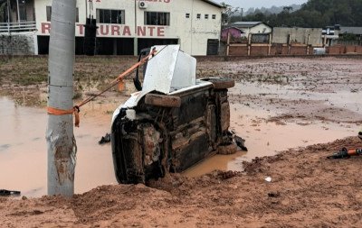 RS-239: Idosa fica ferida em acidente com capotamento na rodovia