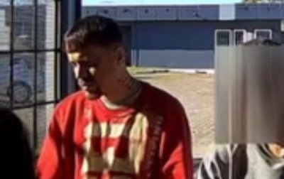VÍDEO: Preso condenado a mais de 30 anos sai da cadeia pela porta da frente; policial penal é suspeito de facilitar fuga