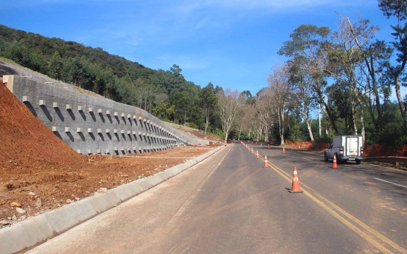 Contenção em Morro Reuter