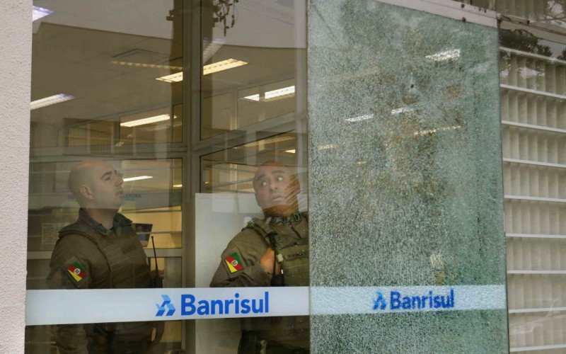 Brigada Militar esteve na agência, na manhã desta quarta-feira (30), em Canoas | abc+