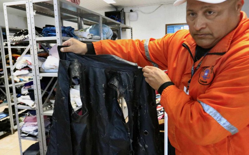 Triagem organizada pela Defesa Civil descarta 15% das peças doadas para a Campanha do Agasalho | abc+