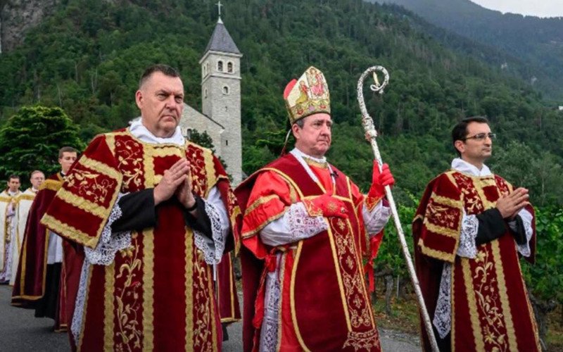 Bispos da Fraternidade Sacerdotal São Pio X são excomungados | abc+