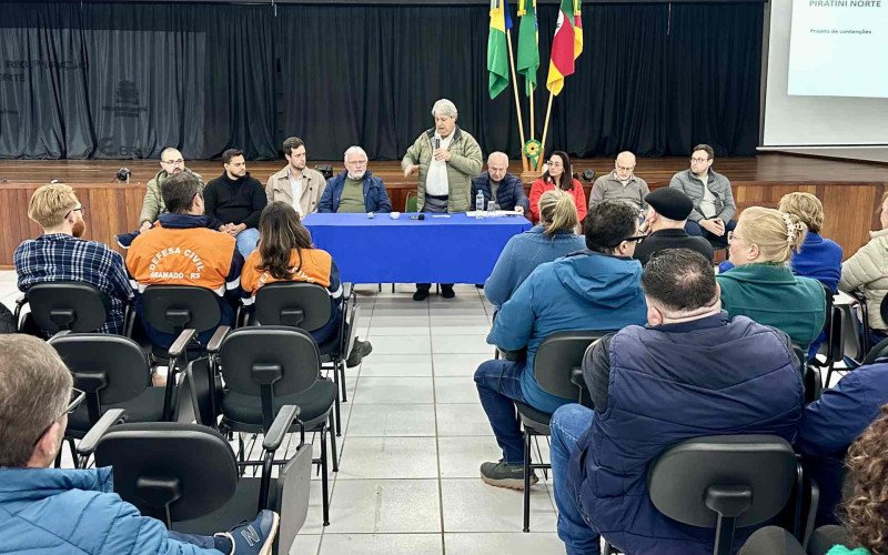 Reunião com a presença da comunidade foi realizada para explicar etapas do projeto