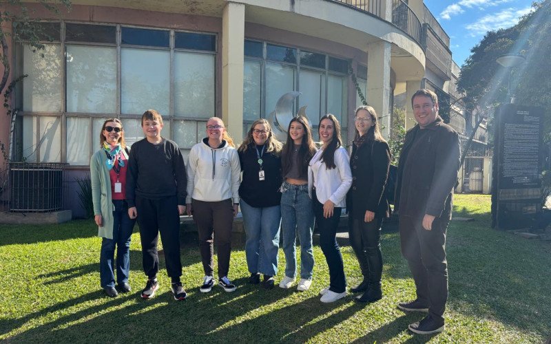 Estudantes e professores de Nova Petrópolis são premiados na cerimônia regional da OBMEP em Porto Alegre