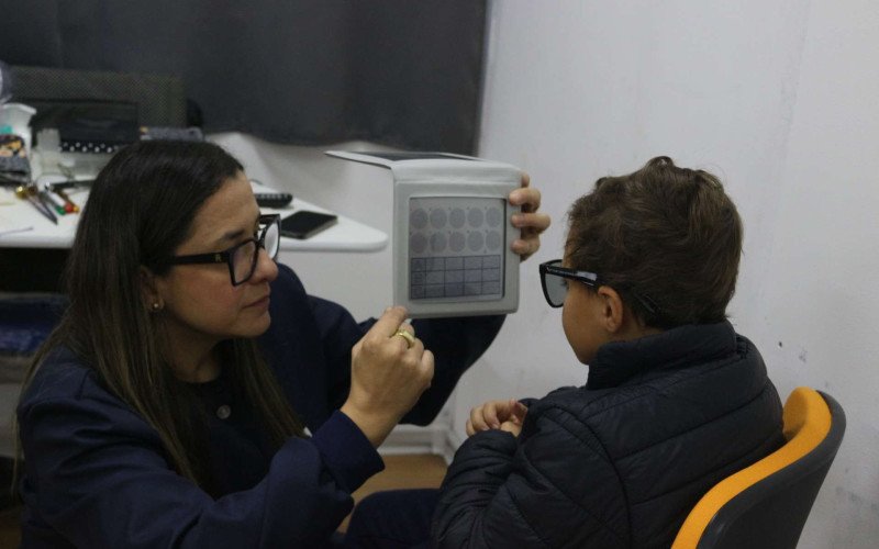 Projeto da Adevic faz triagem visual gratuita com estudantes em Canoas