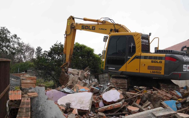 Demolição de casas em Nova Santa Rita | abc+
