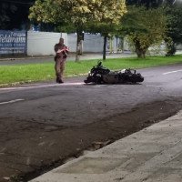 Motociclista morre após acidente; moto parou cerca de 30 metros do corpo, em São Leopoldo